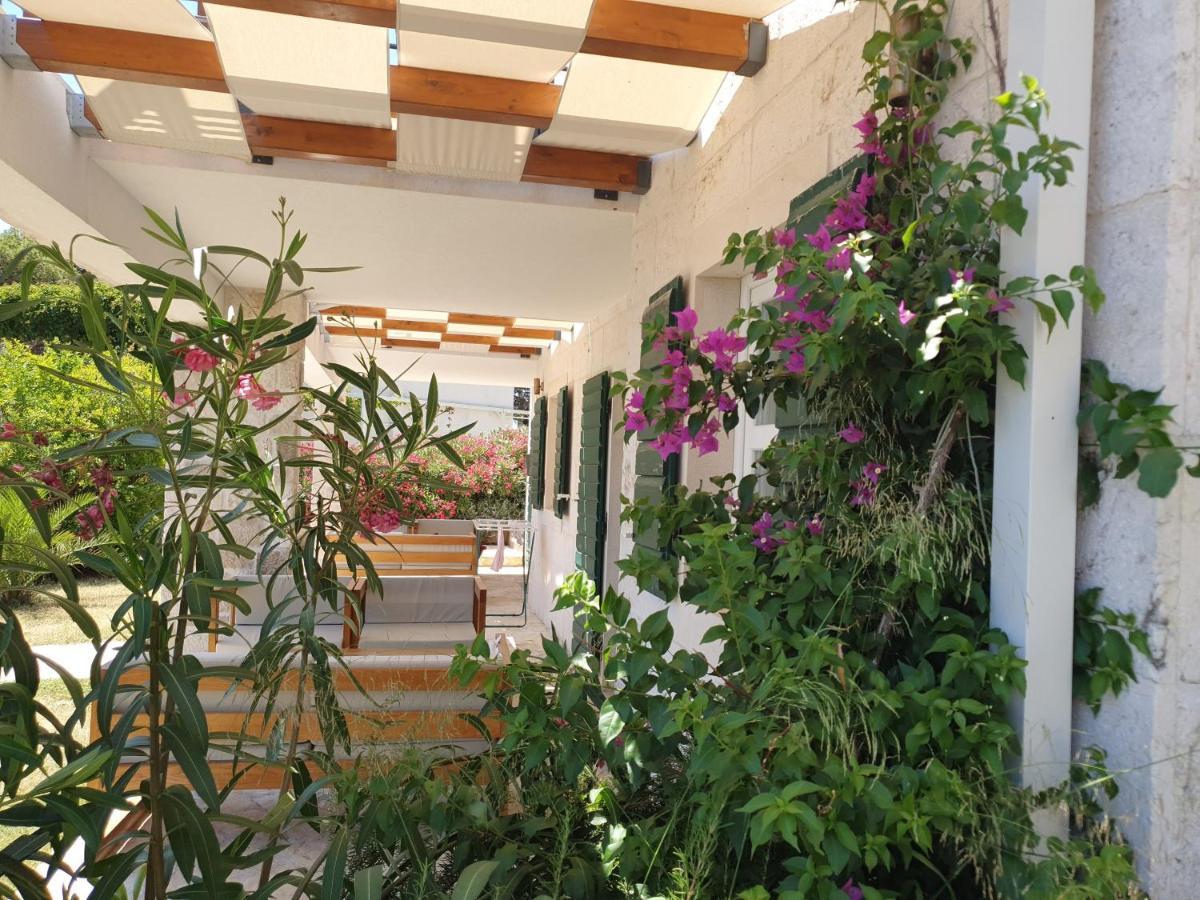 Apartments Lolita Bol Exterior photo